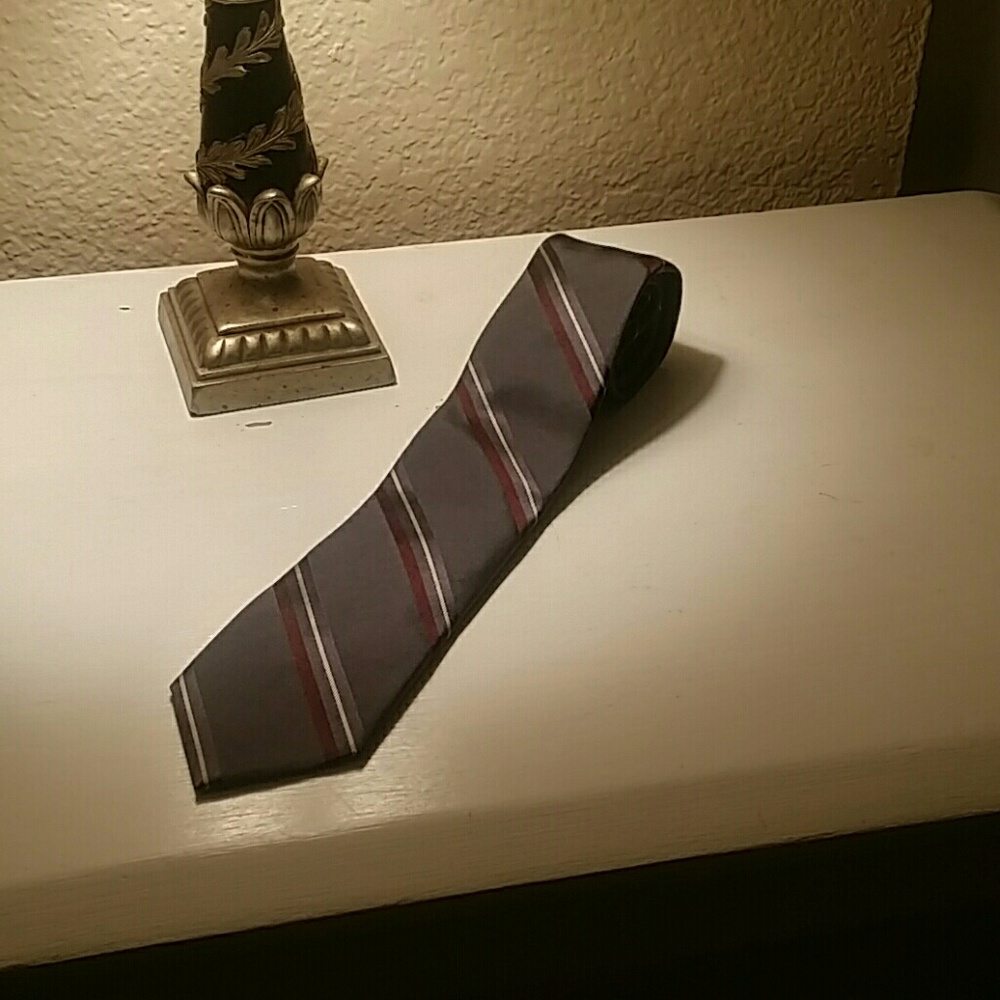 DKNY silk tie